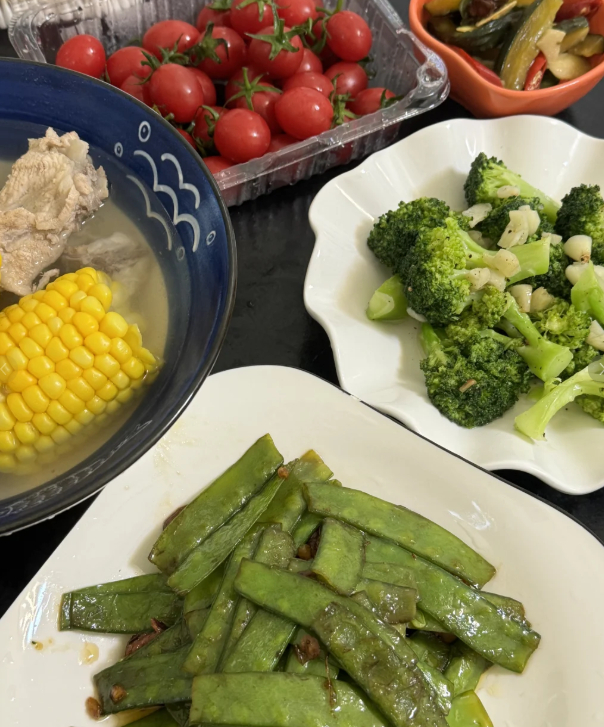 起晚了，但还是要清淡饮食[馋嘴][馋嘴] ​​​