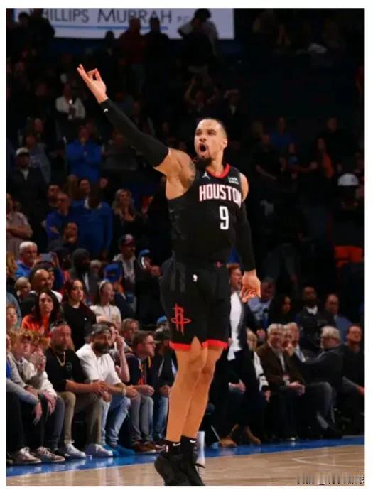 狄龙布鲁克斯这表现是不是该给年轻人让让位了！！！
对阵森林狼:6中2，5分1篮板