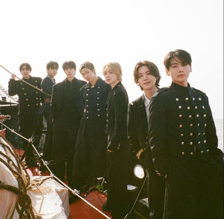 【江湖上仍在流传着妮的传说】billboard hot 100在榜前十时间最长的