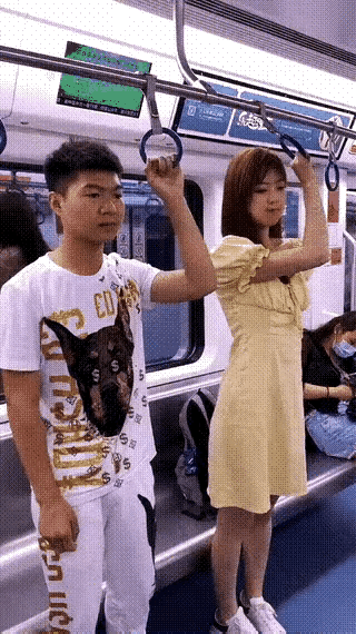 这样的男人
找不到女朋友
只能说活该

不合适的男人 找不结婚的原因