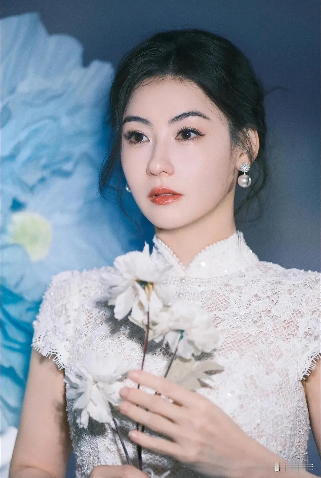 张柏芝让全香港都惊呆了
大儿子谢振轩：考入剑桥大学物理系，还成功还原了谢霆锋设计