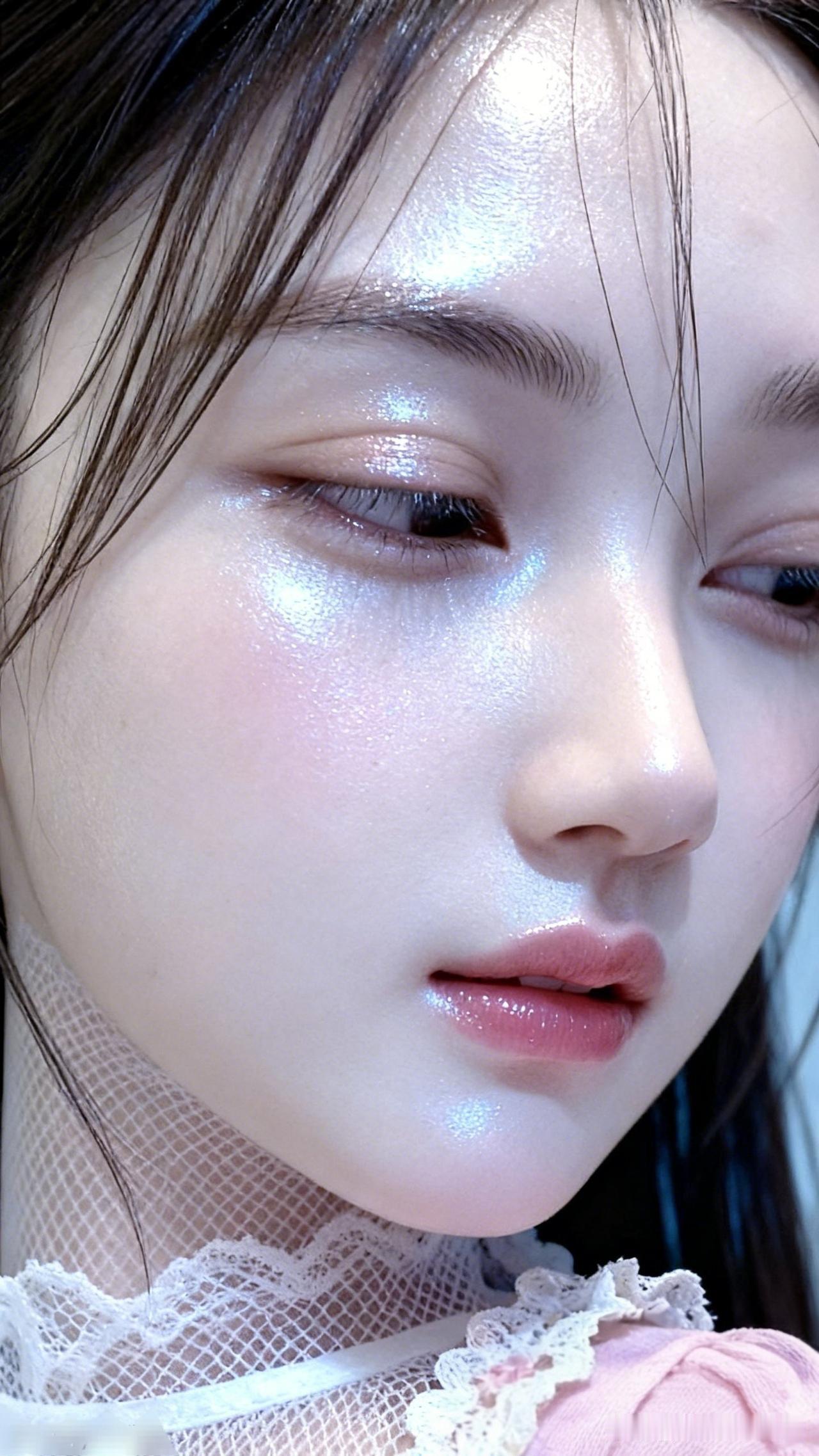 梦幻少女妆，粉嫩唇彩，甜美可人