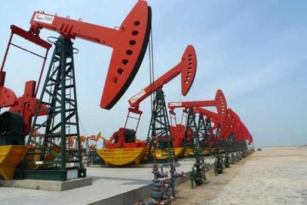 为什么国际油价飙升至120美元/桶左右后，24小时内就跌落至80多美元/桶？
我