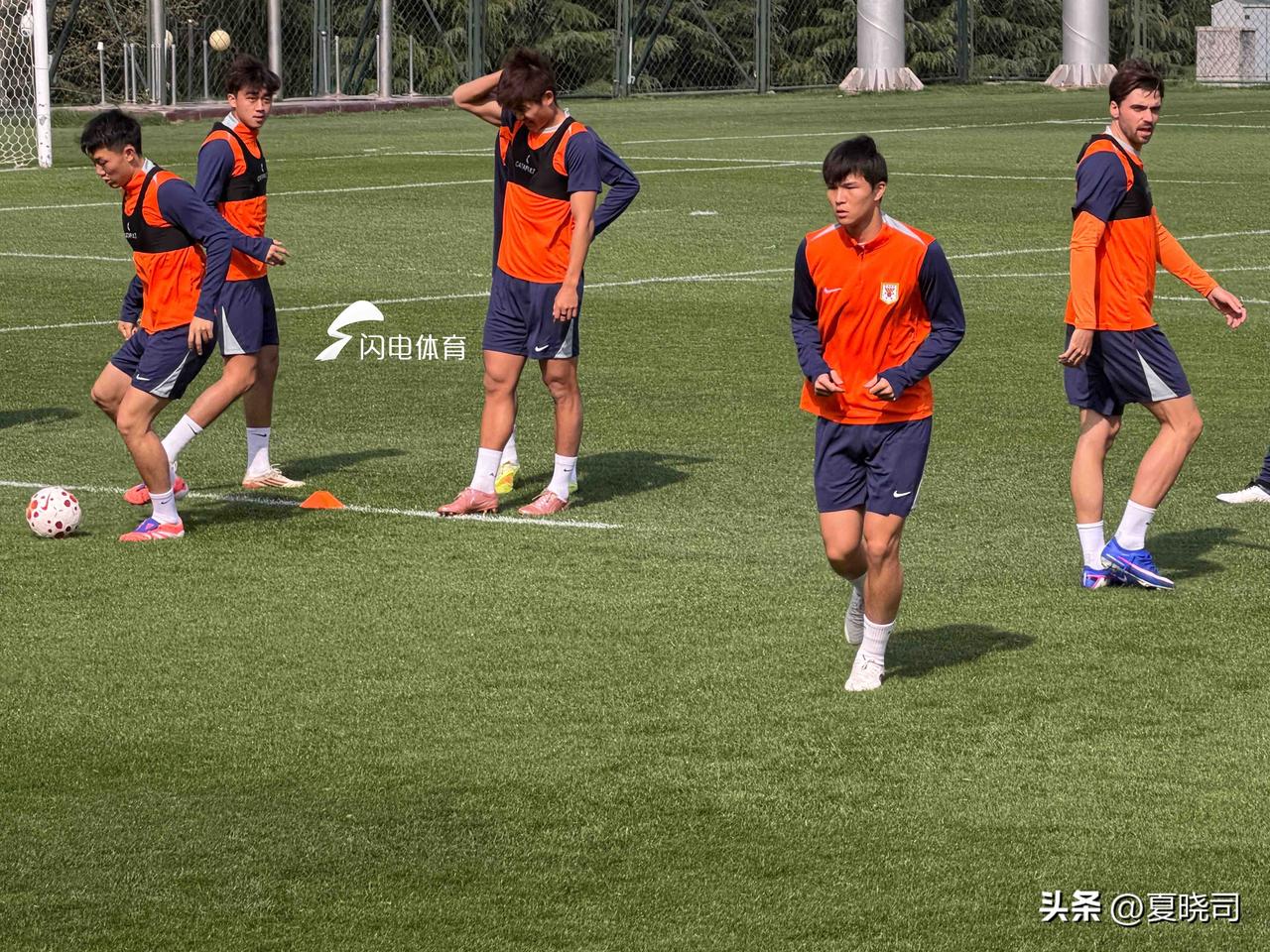 泰山队赛前训练中，刘洋、克雷桑、德尔加多三将未参与合练。泰山队宿茂臻回应道：克雷