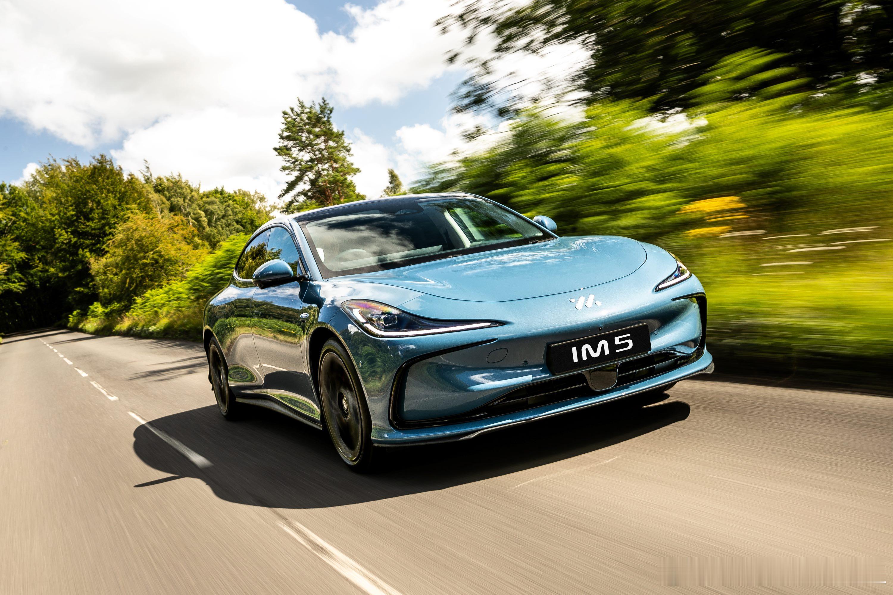 中国品牌出海是未来方向了。智己汽车旗下全球战略车型IM5（智己L6海外版），摘得