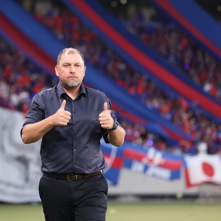 北京国安北京国安 马来西亚国家队的🇦🇺籍主教练彼得·克拉莫夫斯基曾于10月来