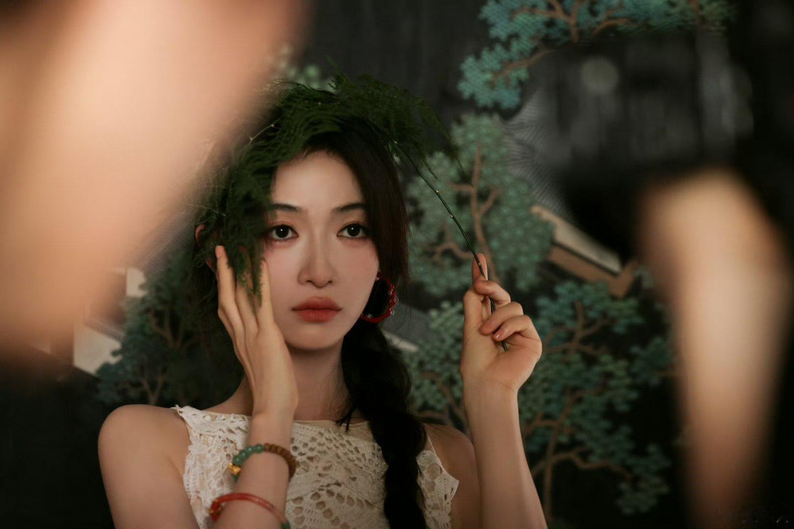 吴谨言马上进组太好了！吴谨言状态这么好，最适合进组了！火力全开，一起搞事业！🎉