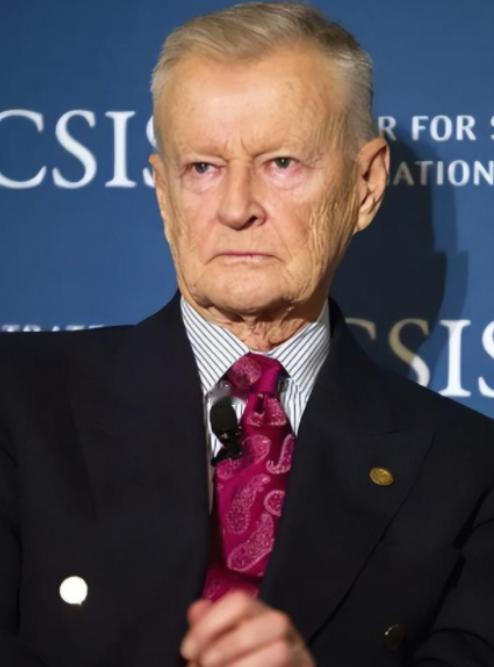 美国近百年犯下最大的错误，就是在一个根本不可能赢的战略方向上，投入了过多的资源和