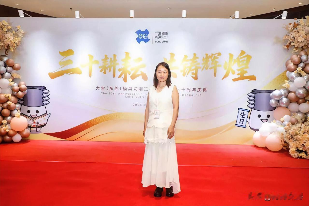 伊朗说对霍尔木兹海峡实行收费管控，一群瓜wa子吵翻了，嚷嚷着什么国际航道，不属于