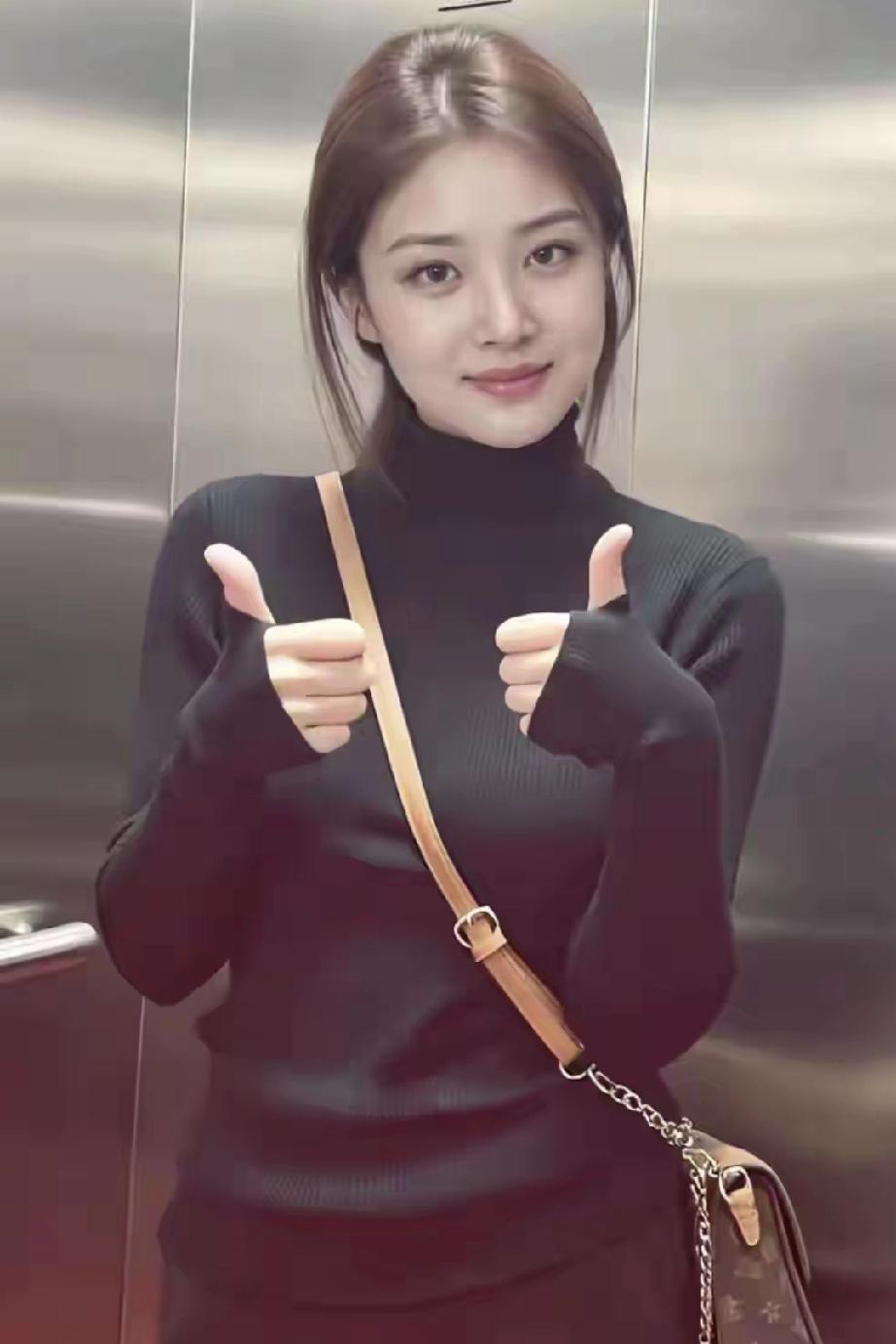 分享每日人生感悟爱情起于一刹那，终于一瞬间，留下的却是长长的思念。