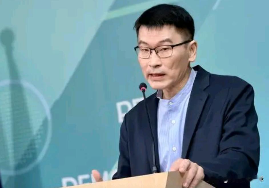 亲自观影却仍不忘抹红，梁文杰看《给阿嬷的情书》矛盾表态为哪般？

台陆委会副主委