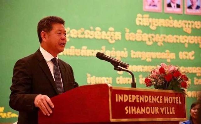 果不其然。柬埔寨政府突然宣布了，开始在西哈努克等地整顿商家招牌，要求以高棉语为主