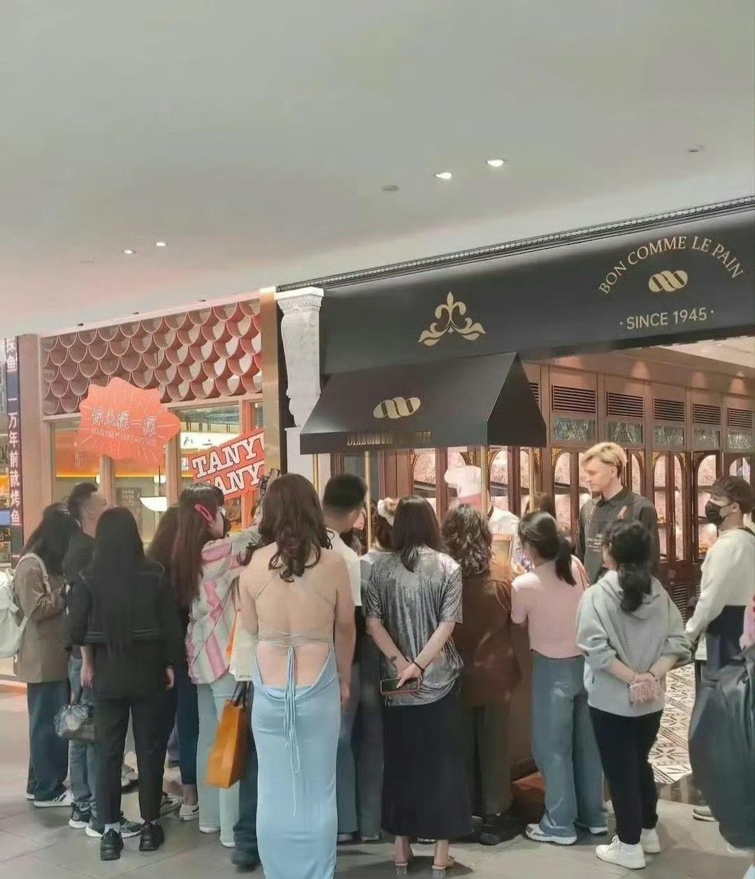 穿成这样出门需要多大的勇气！ 