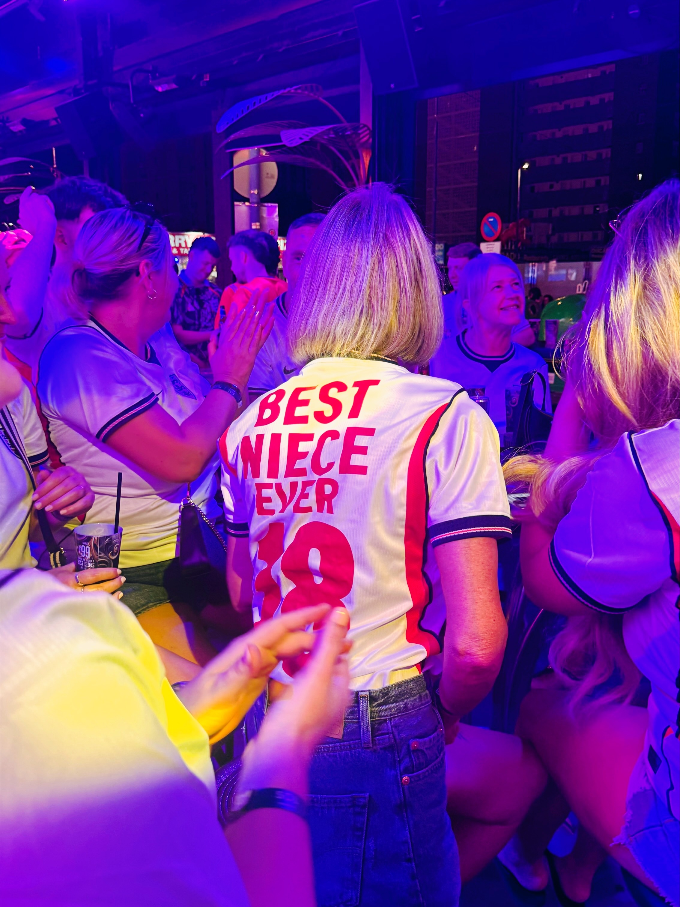 BootsCapture Watch England in Benidorm📷