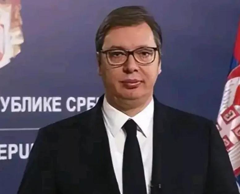 塞尔维亚总统武契奇也表示今年不会前往莫斯科参加胜利日阅兵，现在塞尔维亚局势紧张，