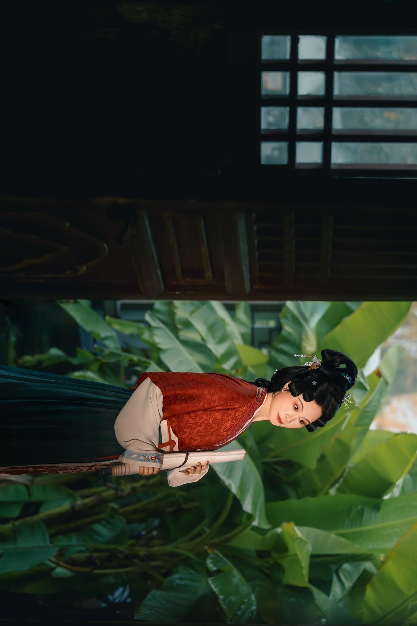 “雨打芭蕉闲细雨”