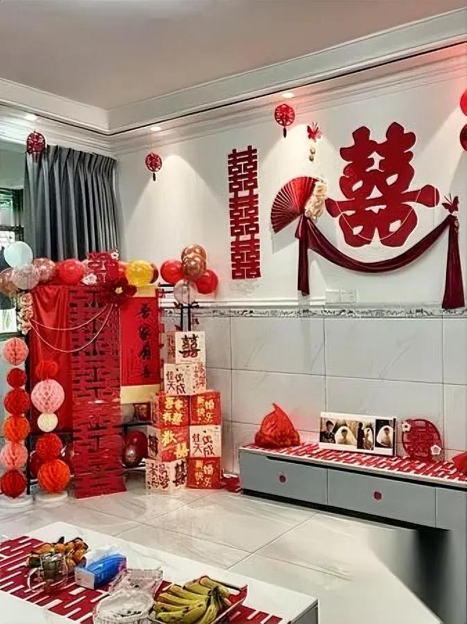 婚礼现场闹讨债？

新郎被堵收礼桌前

朋友婚礼上，债主直接堵到收礼桌旁，掏出五