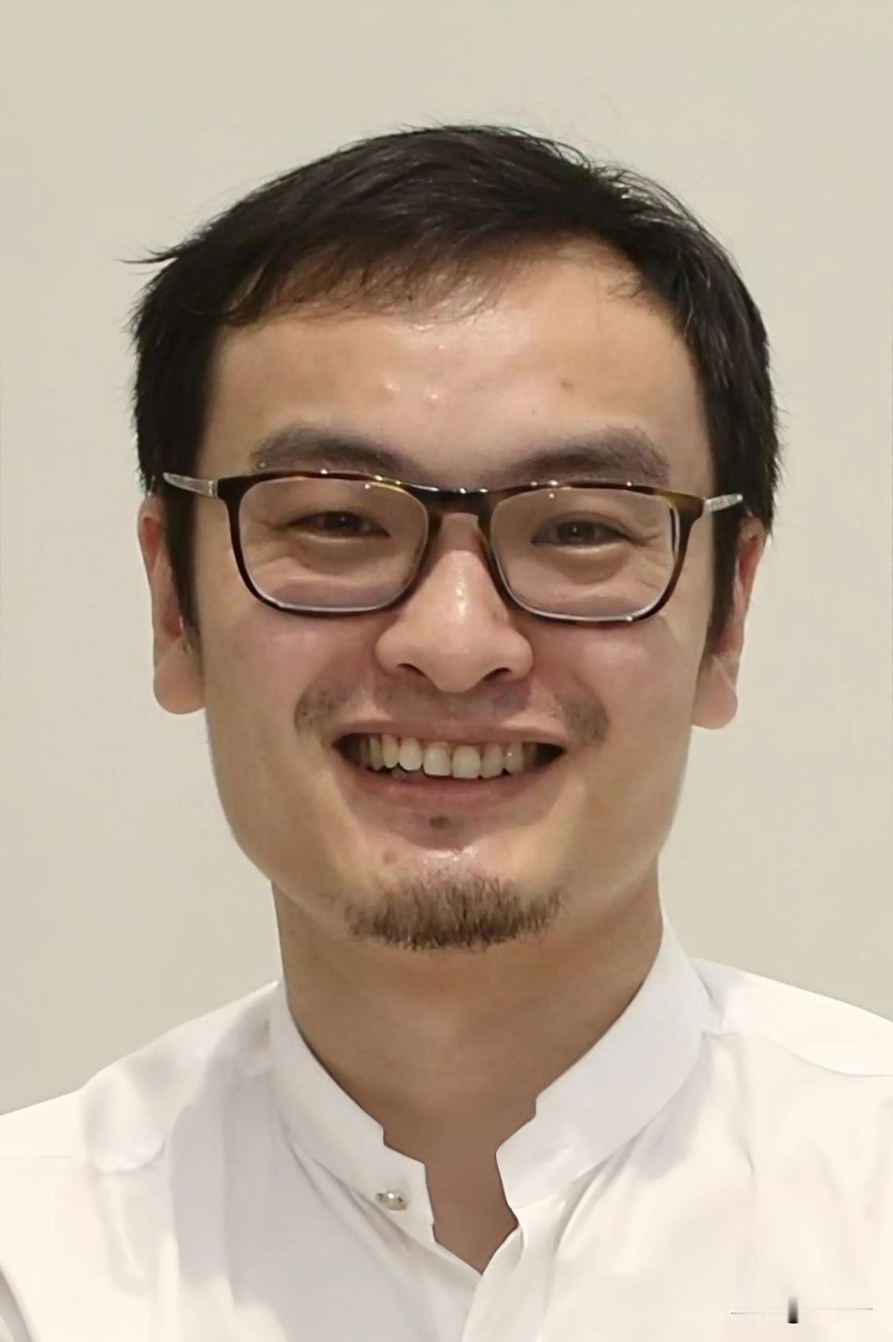 为了方便农民兄弟打农药，大疆出了款农药无人机，价格3-6万元不等，美国一看立马急