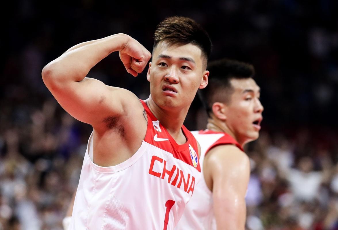 为什么郭士强指导想念赵睿，原因就以下几点

1、赵睿是男篮后卫线上，体重唯一能和