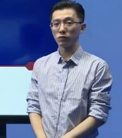 不是一家人，不进一家门。北理工裴铁刚被开除，老公又被举报校外换名授课，公安大学已