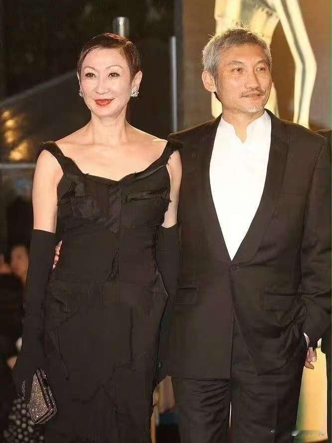 施南生去世，
最让网友好奇的，
不是她的后事没有儿女操办，而是她的亿万家产，根本
