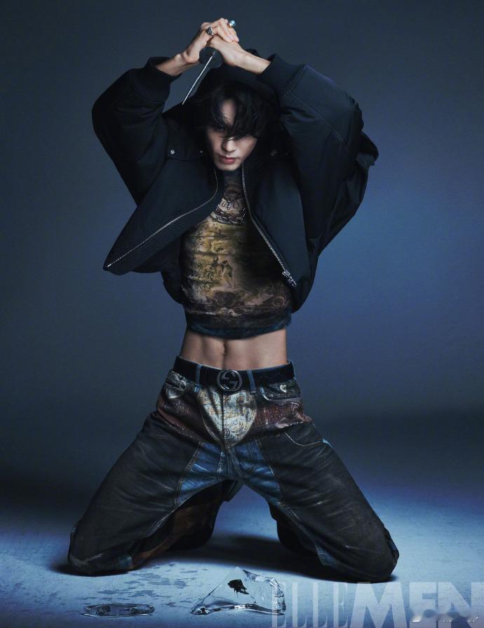 宋威龙你很勾人嘛  宋威龙你很勾人嘛，这个腰腹部的肌肉简直就是绝了，简直就是勾引