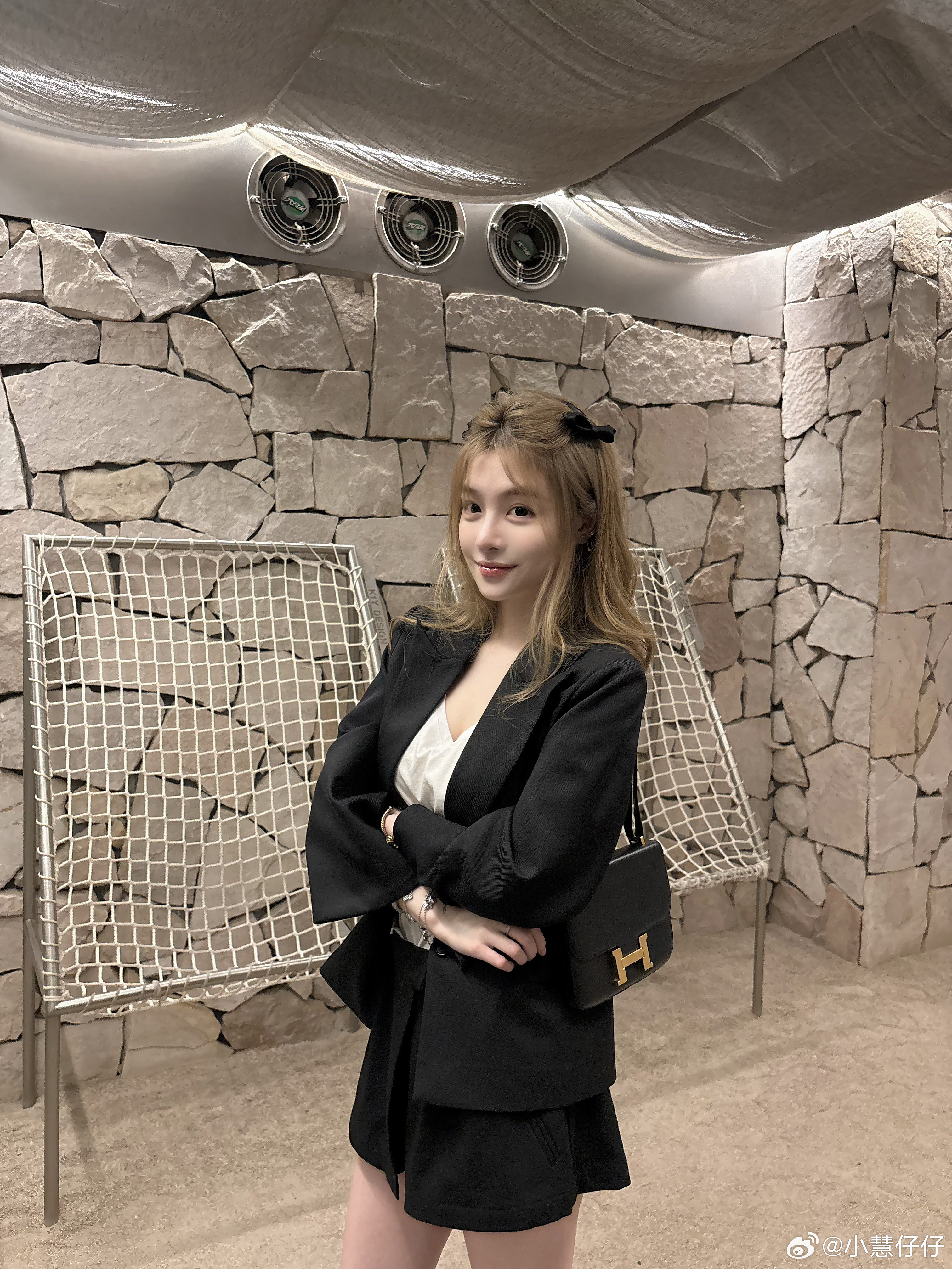 当你很仔细的看一个人和一个地方的时候大概是要离开了🖤 