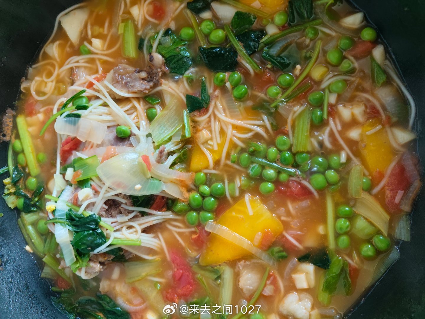 绽放都有伏笔，每一朵惊艳，都曾是不起眼的开始。生命的光彩，从来不是一蹴而就，而是