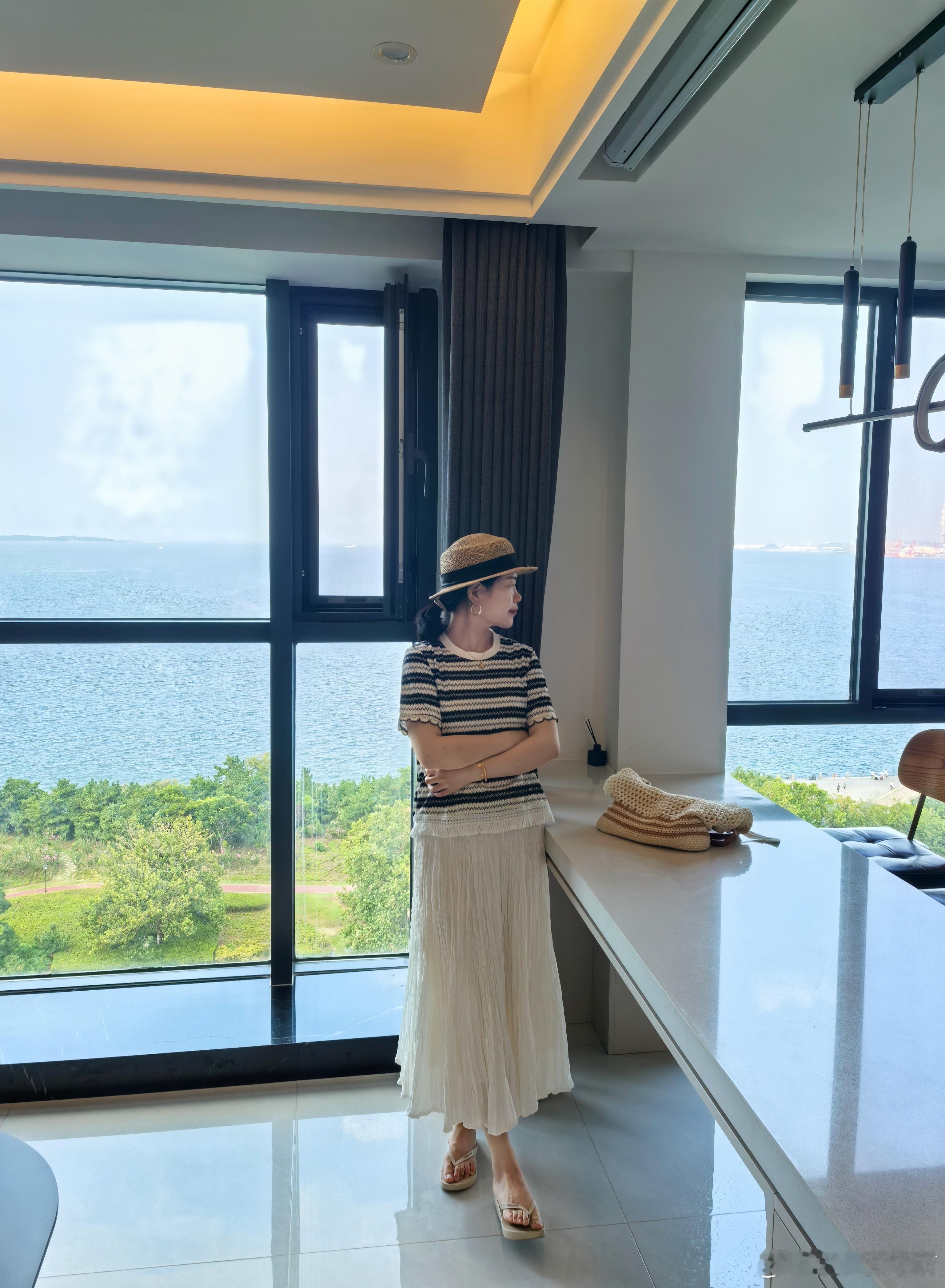 🏨随手po一组今天的行程去摩天岭坐缆车索道，喂海鸥，岛上逛吃逛吃……6点就起来