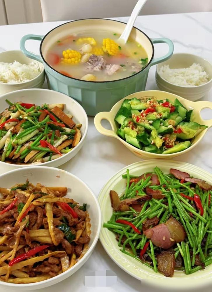 我60岁了，来儿子家照顾孙子6年了，我没有退休，没有社保，老公在家打工，每月给我