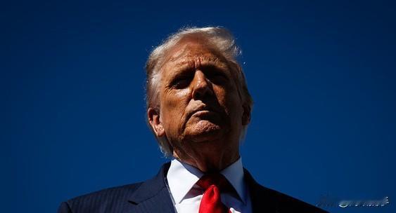 快看！国际时政头条消息！
米尔济约耶夫和别尔德穆哈梅多夫在与特朗普会晤时使用俄语