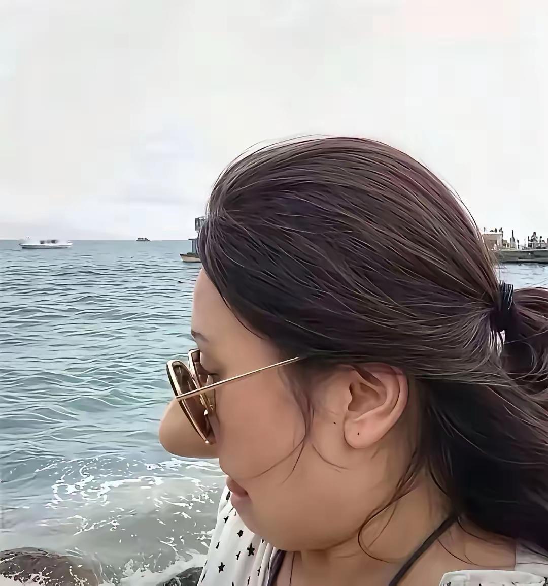 这女人鼻子好大！[偷笑][偷笑][偷笑]