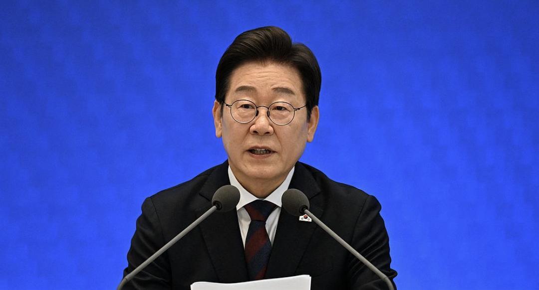 韩国提议建设首尔至北京的高铁，不过有一个前提条件，中方必须先答应。
 
12月1