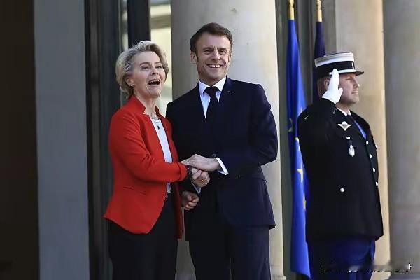 马克龙跟冯德莱恩两个人，咱们到底要相信谁呢？
马克龙近日表示，希望中国能够加大对