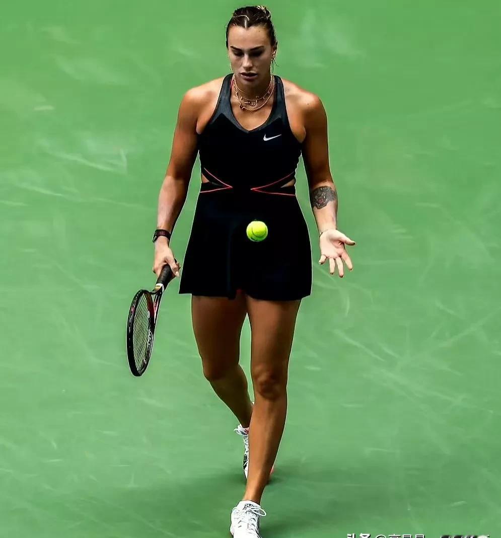 萨巴伦卡和莱巴金娜，两个大满贯得主，今天下午直接干上。
一个想拿第14连胜，一个