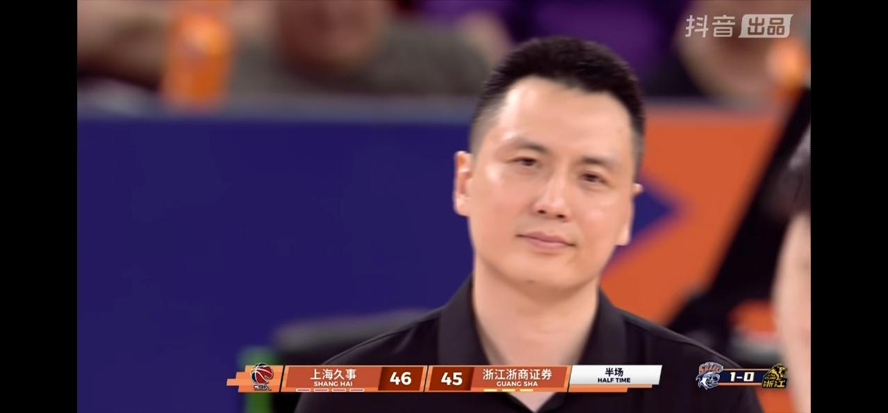 广厦欲客场砍鲨带走比赛，上海恐难主场连胜占得先机。
总决赛G2怀特塞德陷兴奋剂传