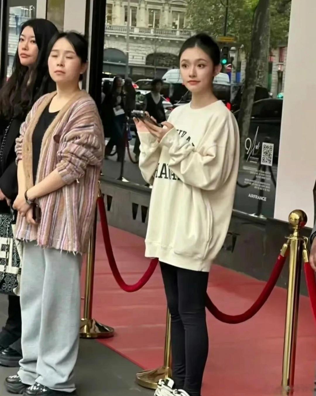 演员林允素颜太美了吧，星爷选人的眼光果然厉害！ ​​​