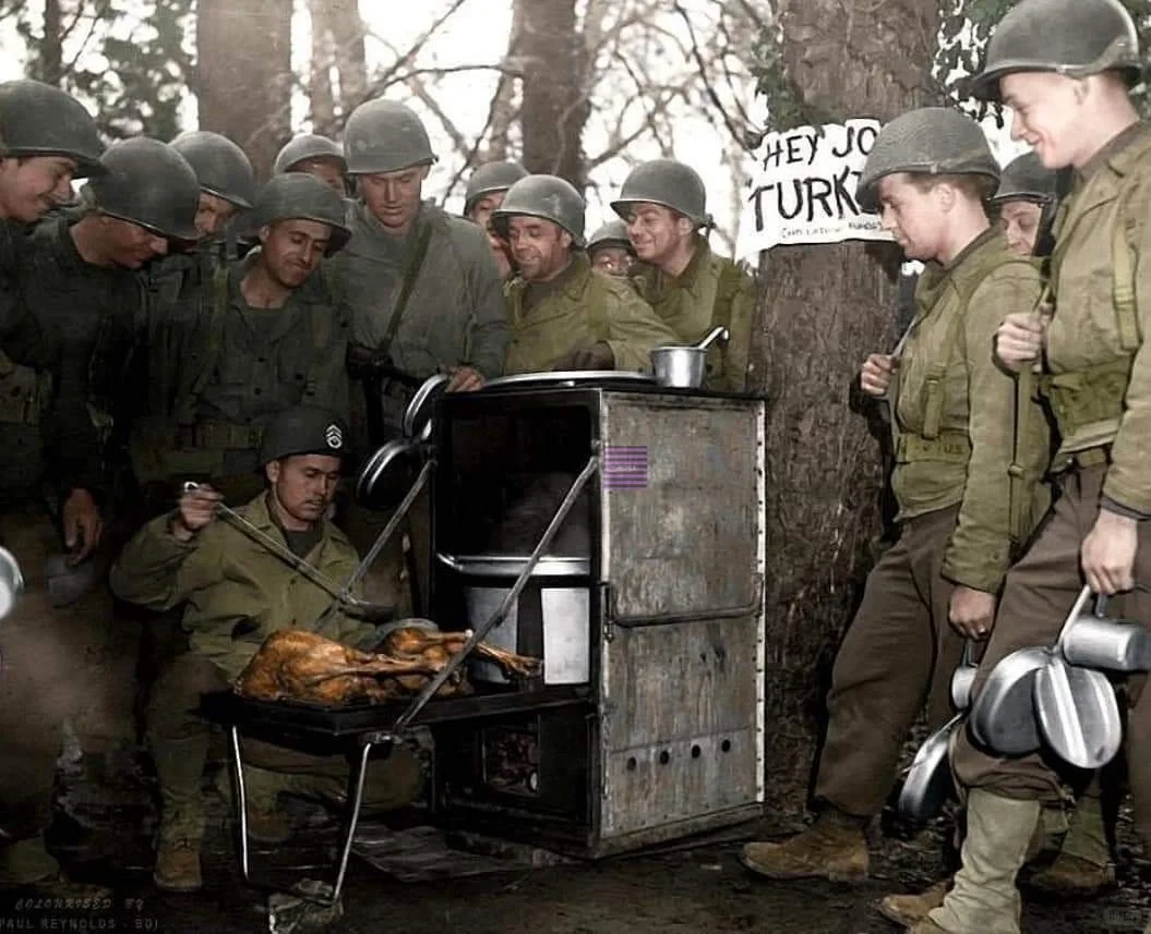 1944年11月24日，在感恩节那天，一位来自美国密西西比州米德维尔的...