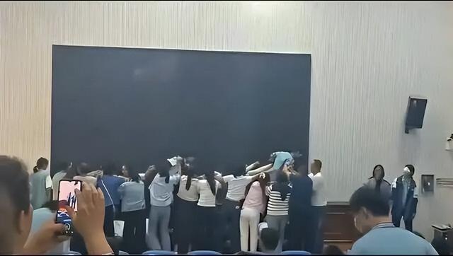 这种让学生受到极大心理伤害的“愧疚”式教育，是什么人想出来的？感恩教育就要让学生