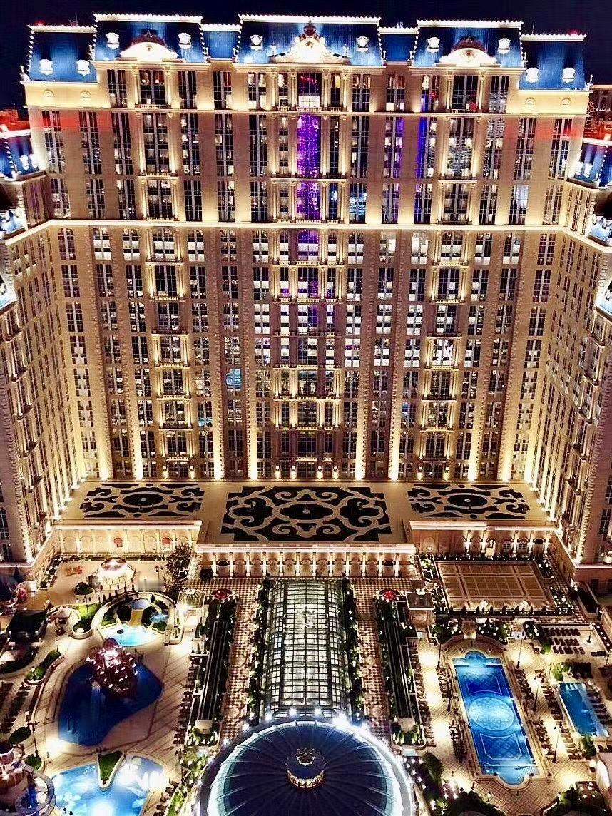 你追求女人，你会失去金钱，但你追求金钱，你不会失去女人！