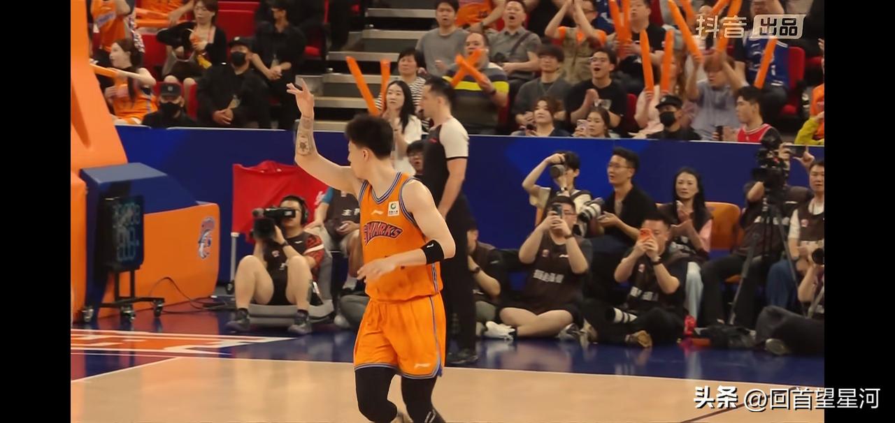 明晚CBA总决赛G1前瞻：上海更有望开门红。
 
明晚（5月26日）19:35，