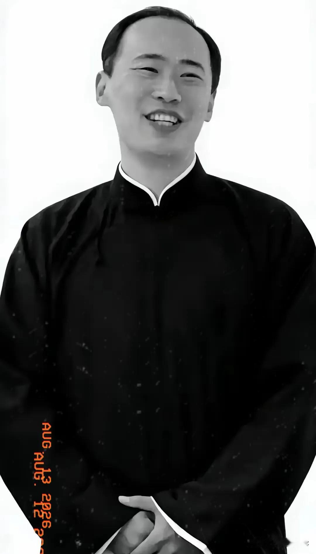 秦焰去世了，我没害怕，
郭兰英去世，我也没害怕，
但相声演员李晓龙去世，我害怕了