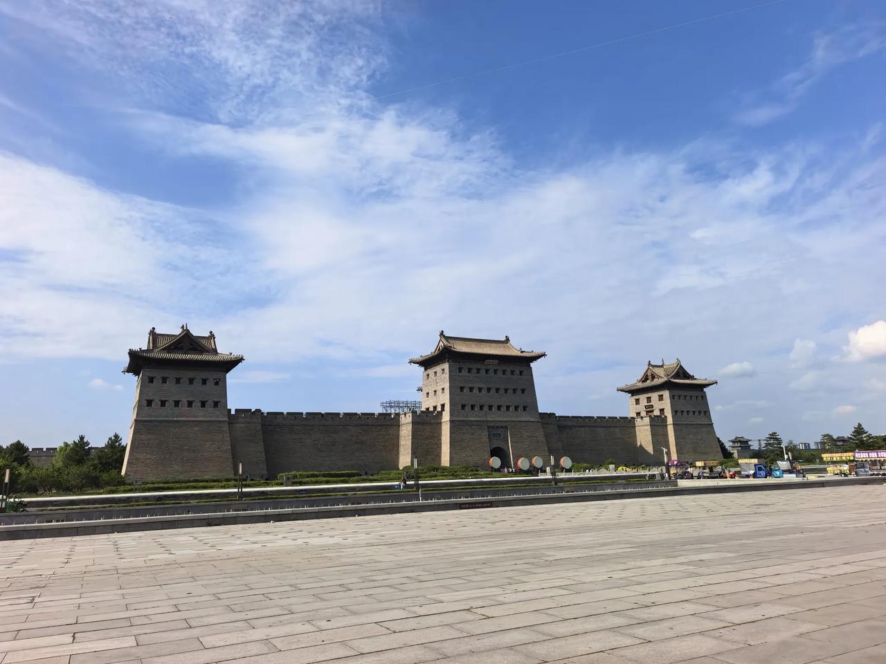 明天就是8月1日了，一转眼正式退休6个月了。讲讲自己的感受。

第一，收入低多了