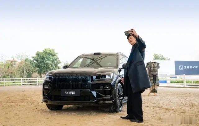 何润东半月内第八个商务来了！极氪汽车也是很听劝的，20日回应网友在热烈讨论何润东