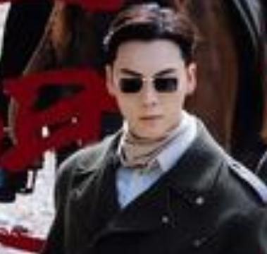 陈伟霆在2026年8月的一次采访中，亲口认可了“张启山是人生角色” 这一说法。