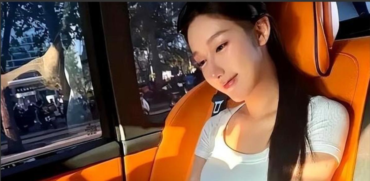 当年掀动娱乐圈风浪的都美竹，再一次因司法公告登上全网热搜。6 月 15 日湖南永