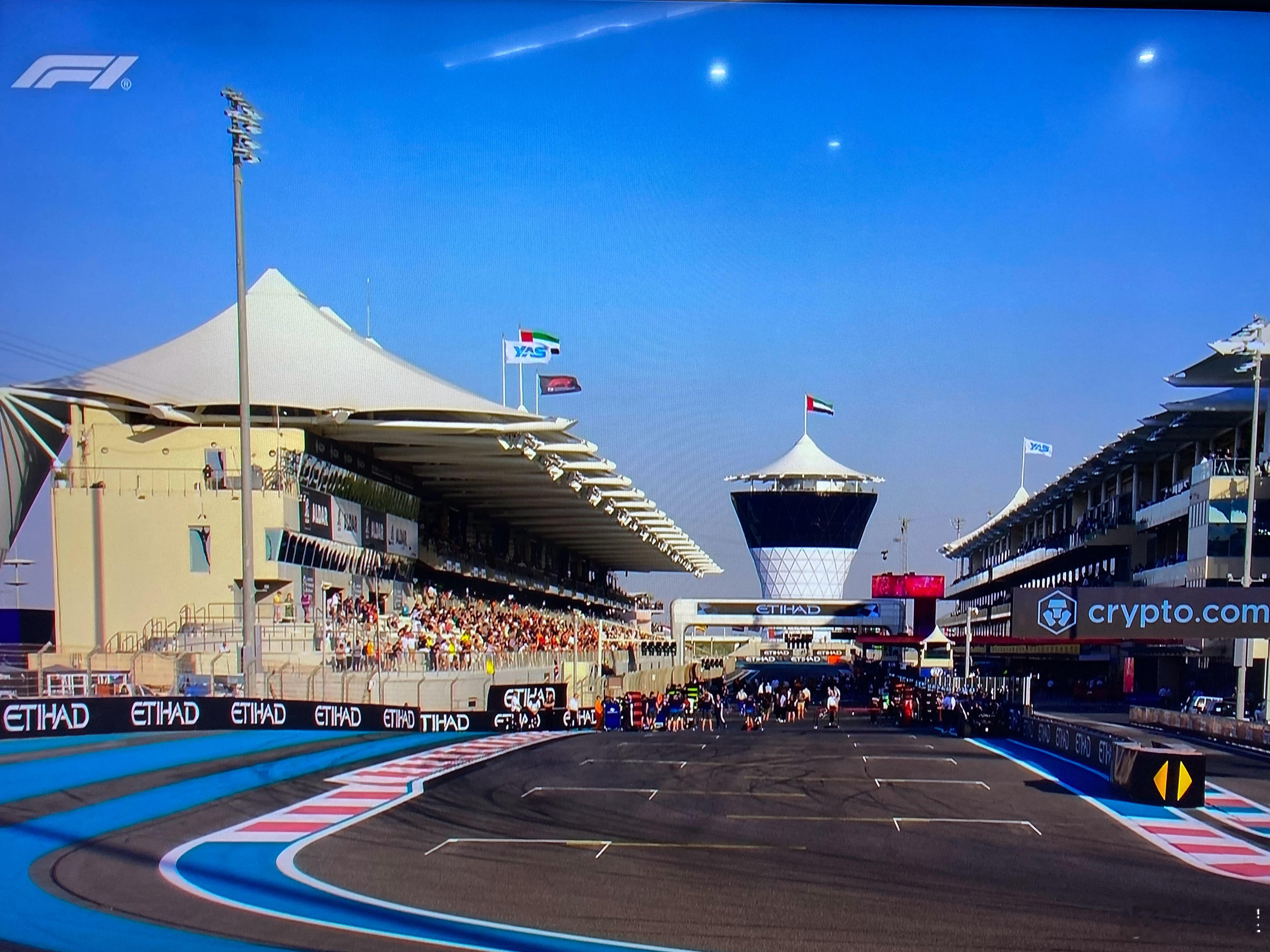 CBA 完场后，广东体育大屏幕会送上完整的 2024 F1 刹科赛！🏎️⚡️?
