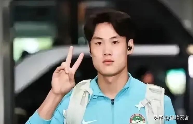 徐浩峰回归河南身披19号战袍，看来他在冬训中的表现已经赢得了拉莫斯的认可！
20