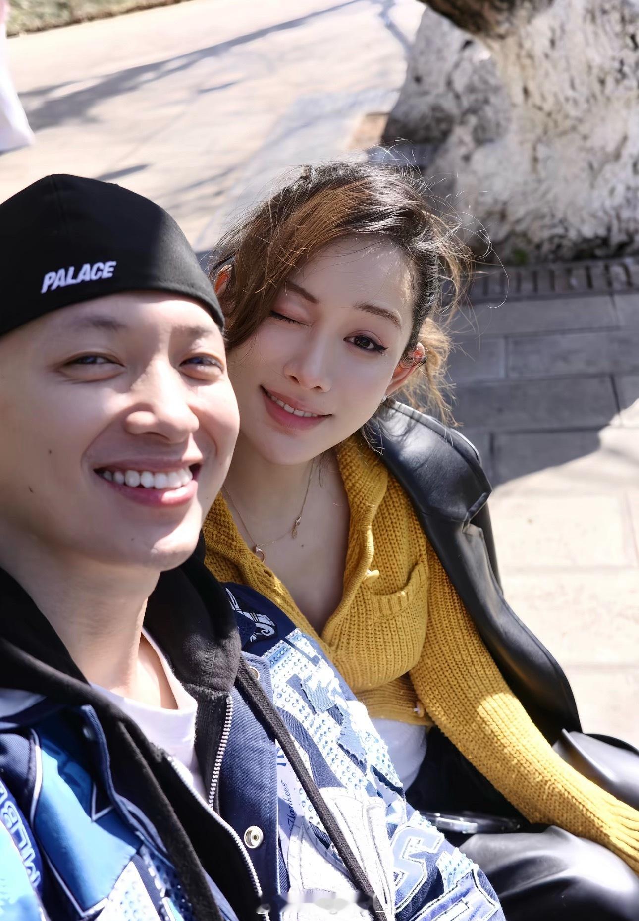 又秀动啦Asen和老婆毛利蓝最新合影！Asen