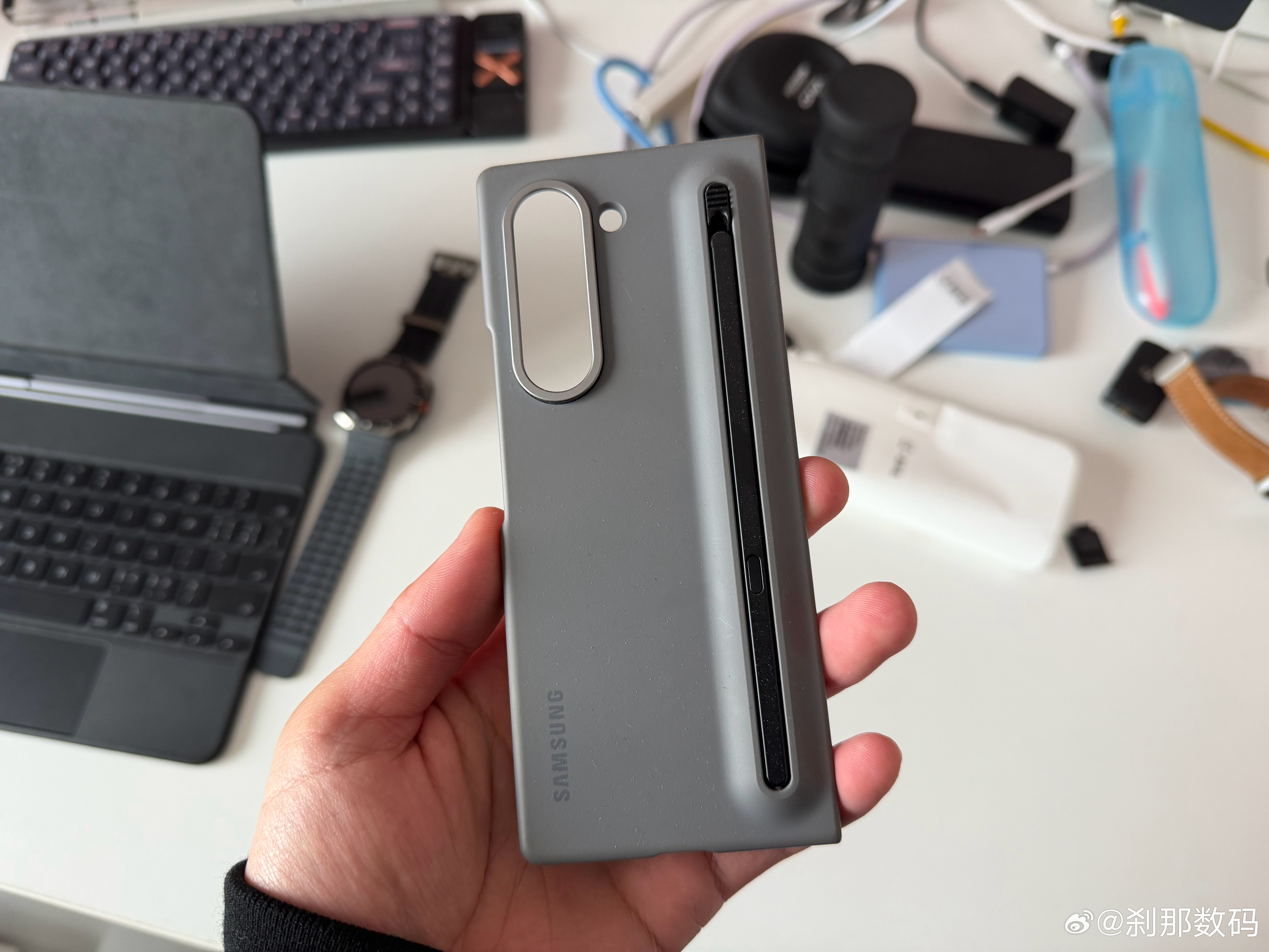 OPPO Find N6要支持手写笔，我猜手机壳设计应该跟我手上这个三星Fold